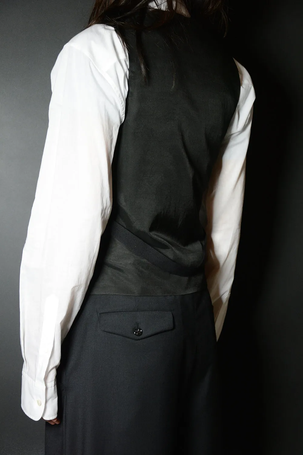 OVE ASYMMETRIC CLOUSURE WAISTCOAT