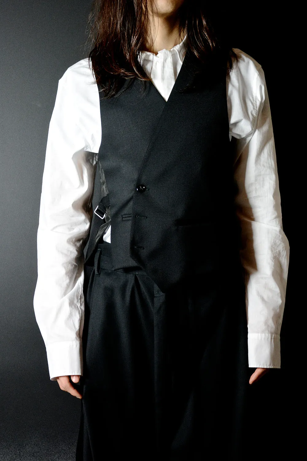 OVE ASYMMETRIC CLOUSURE WAISTCOAT