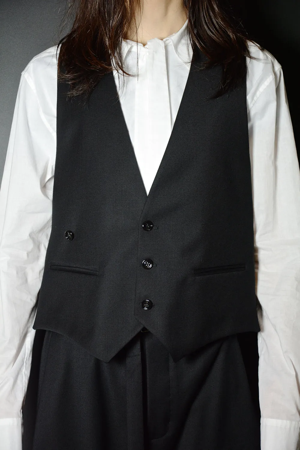 OVE ASYMMETRIC CLOUSURE WAISTCOAT