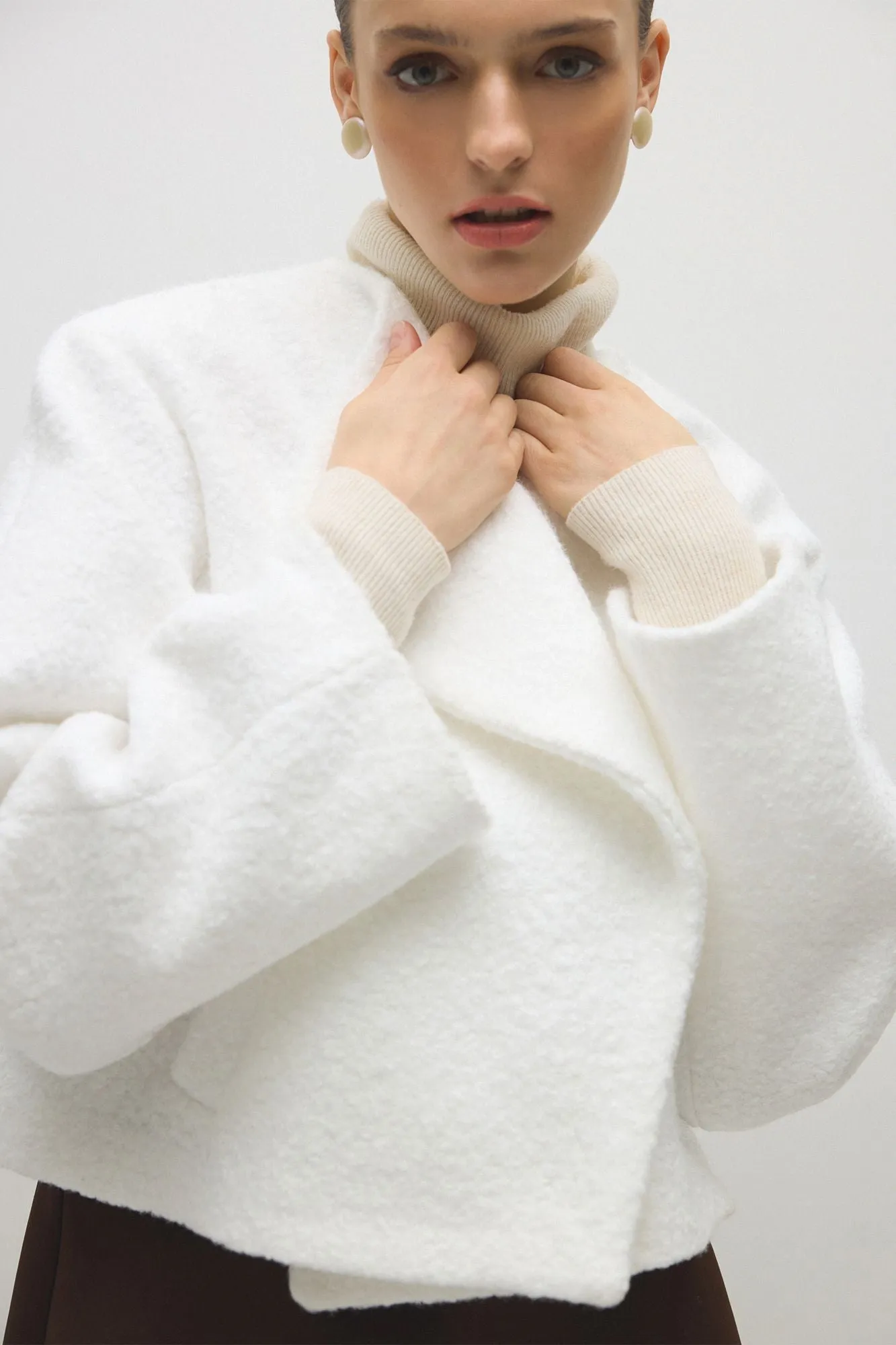 SHORT COAT